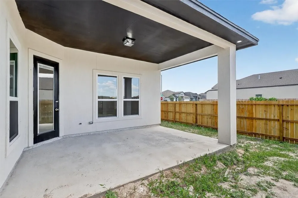 2701 Lannister Corpus Christi, TX 78415