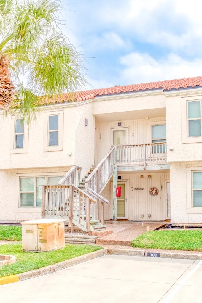 620 S Fulton Beach #109 Rockport, TX 78382