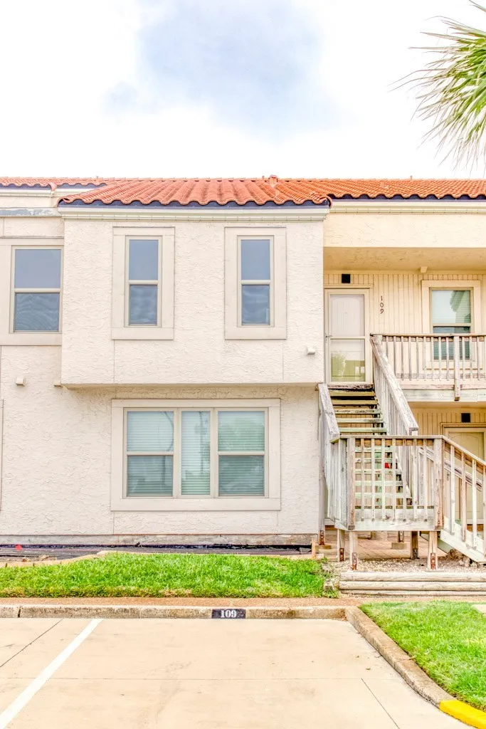 620 S Fulton Beach #109 Rockport, TX 78382