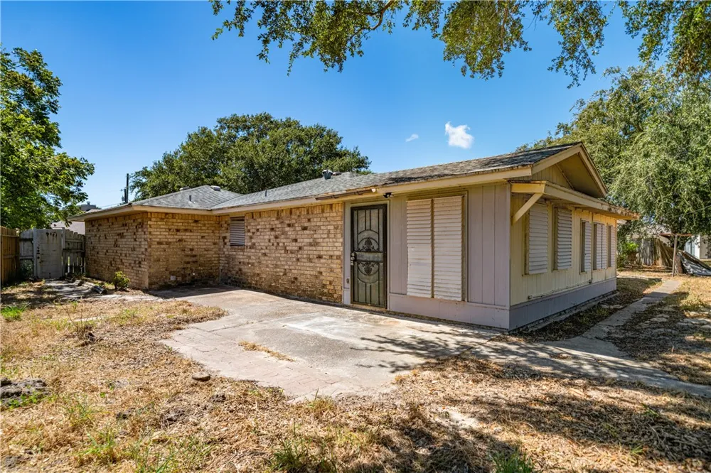 2210 Brighton Drive Corpus Christi, TX 78418