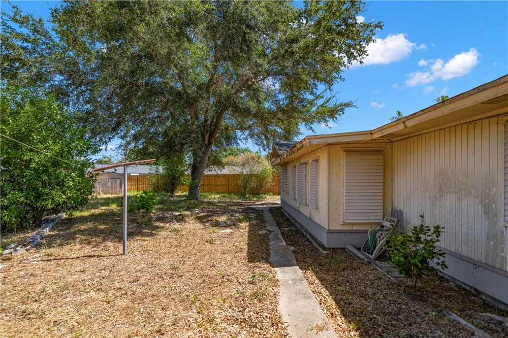 2210 Brighton Drive Corpus Christi, TX 78418