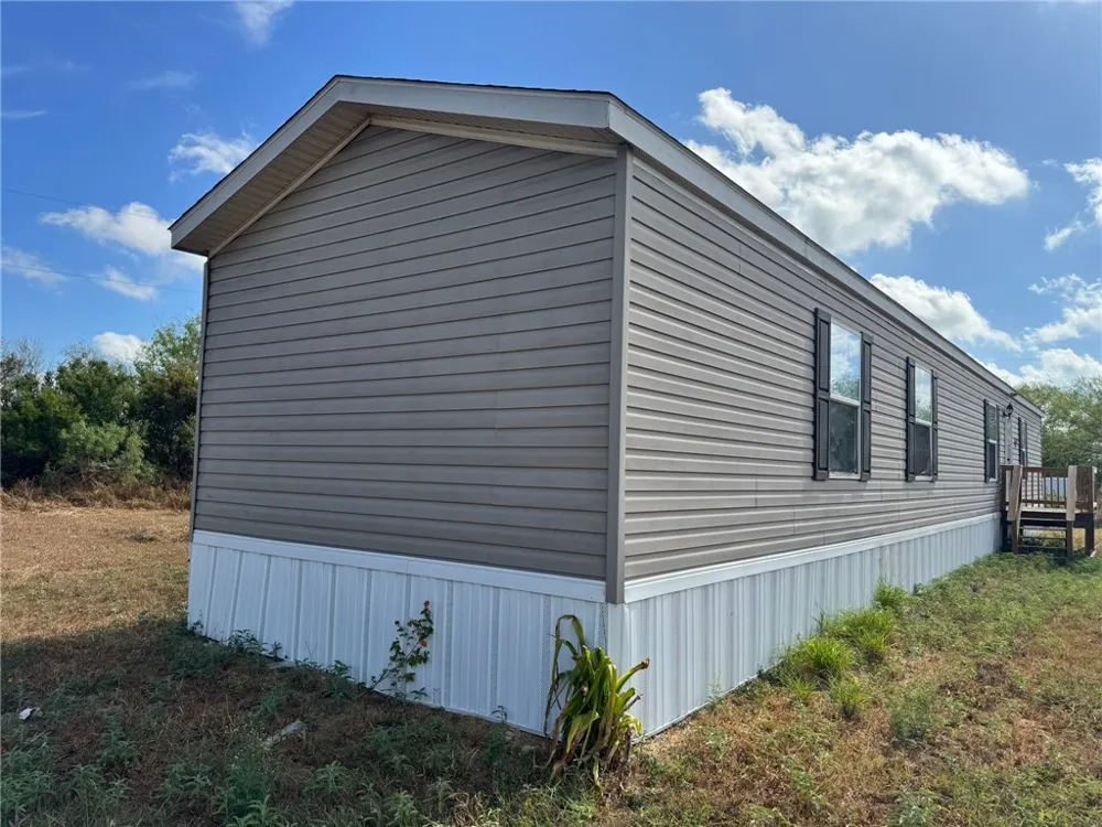 4942 County Road 110 San Diego, TX 78384