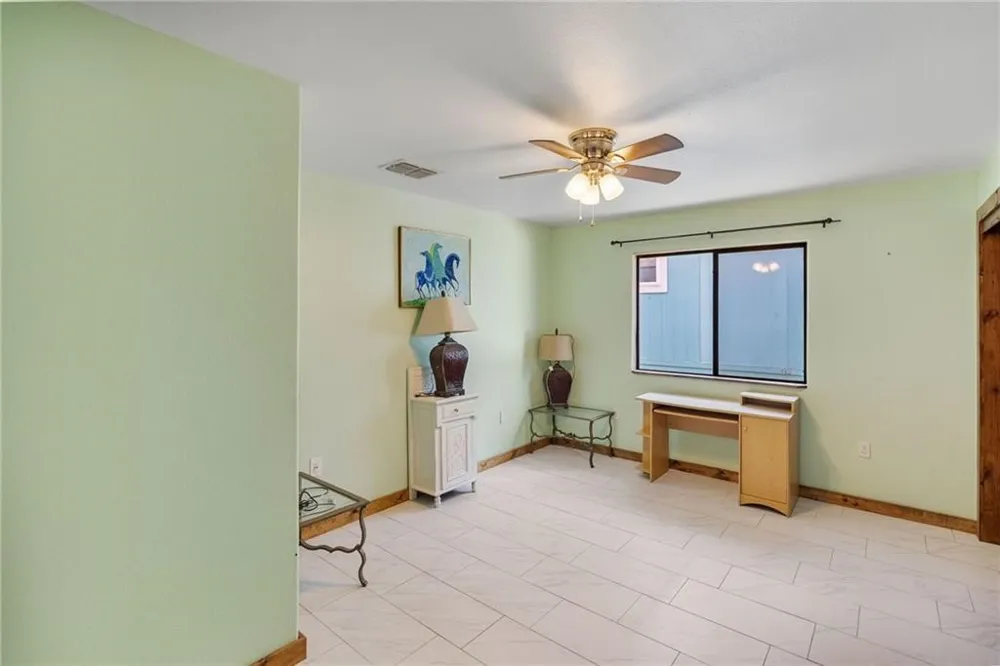 720 S Magnolia Street Rockport, TX 78382