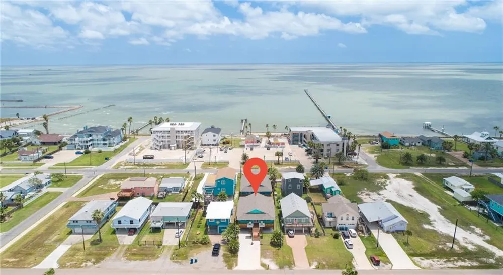 720 S Magnolia Street Rockport, TX 78382