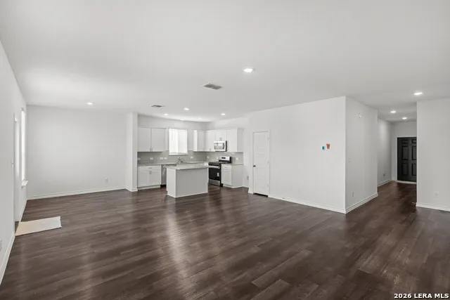 4101 LAZY LILY DRIVE Seguin, TX 78155