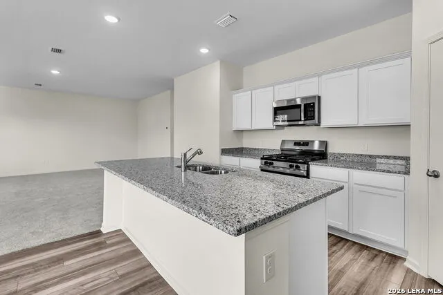 10133 Galineer Glen Schertz, TX 78154