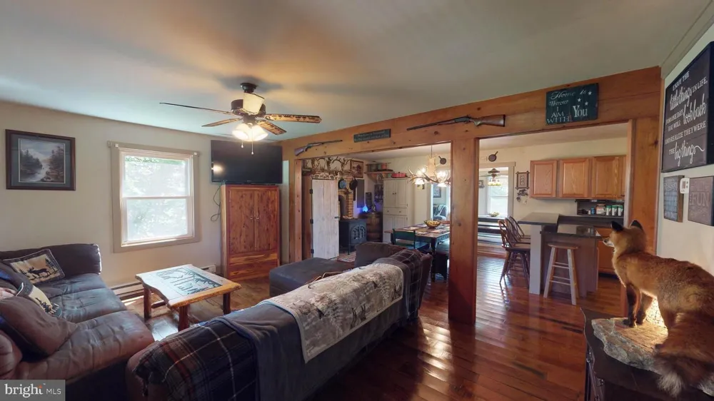 4038 MOUNT OLIVE Rio, WV 26755