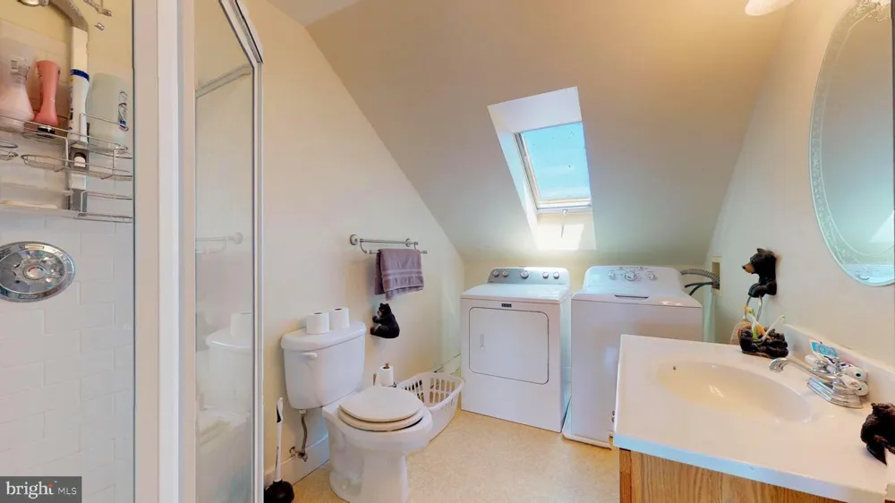 4038 MOUNT OLIVE Rio, WV 26755