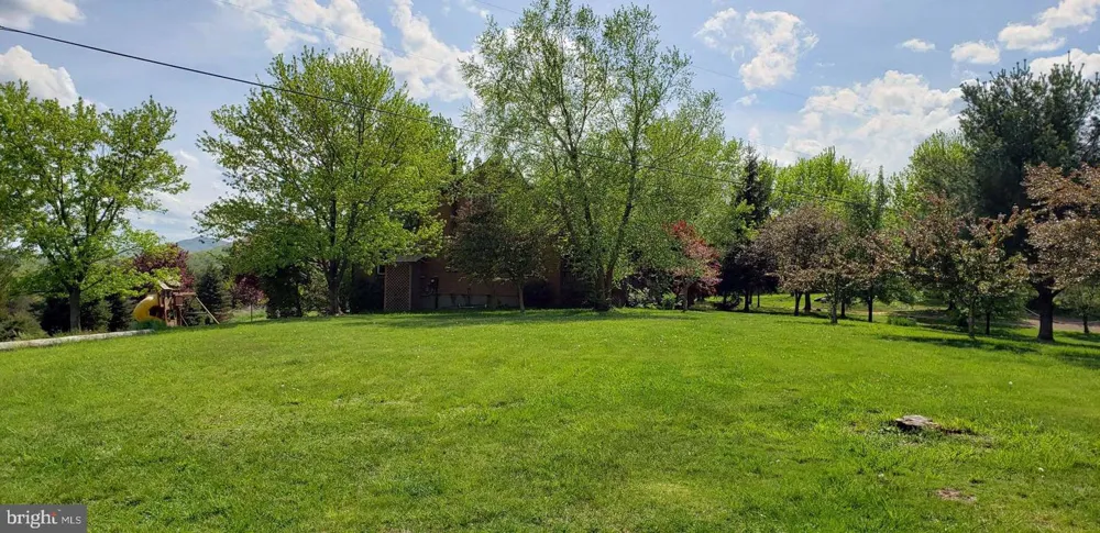 4038 MOUNT OLIVE Rio, WV 26755