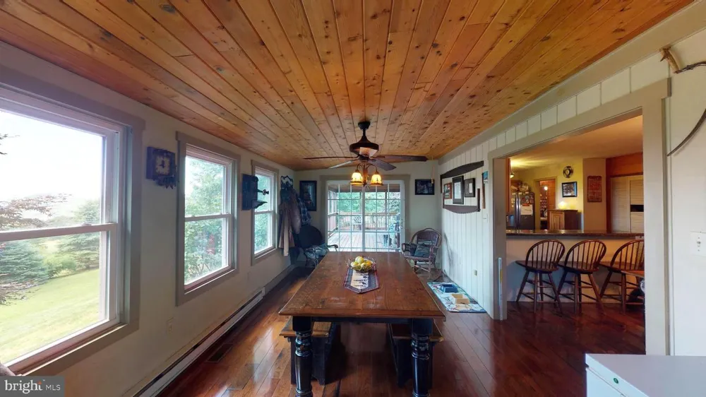 4038 MOUNT OLIVE Rio, WV 26755