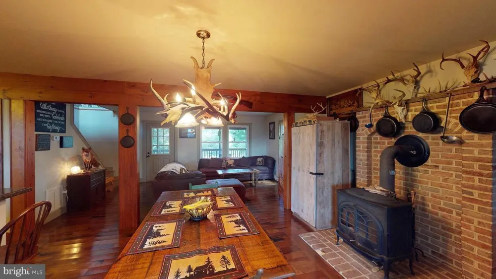 4038 MOUNT OLIVE Rio, WV 26755
