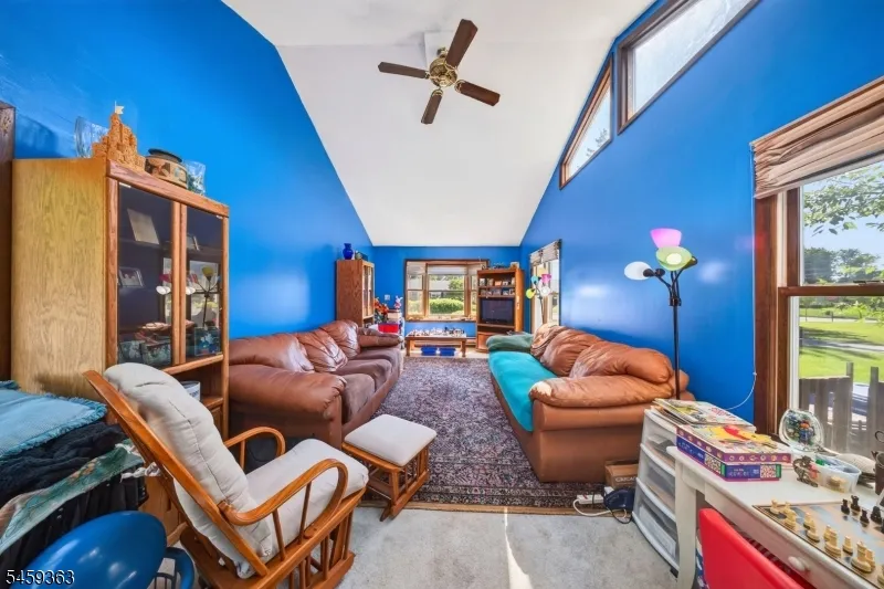 5 Lydecker Pl Middlesex, NJ 08846