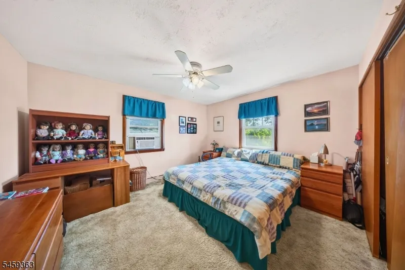 5 Lydecker Pl Middlesex, NJ 08846