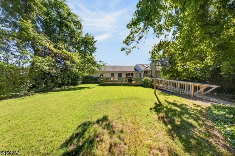 5 Lydecker Pl Middlesex, NJ 08846