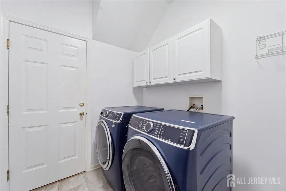 42 Margaret Drive Somerset County, NJ 08873