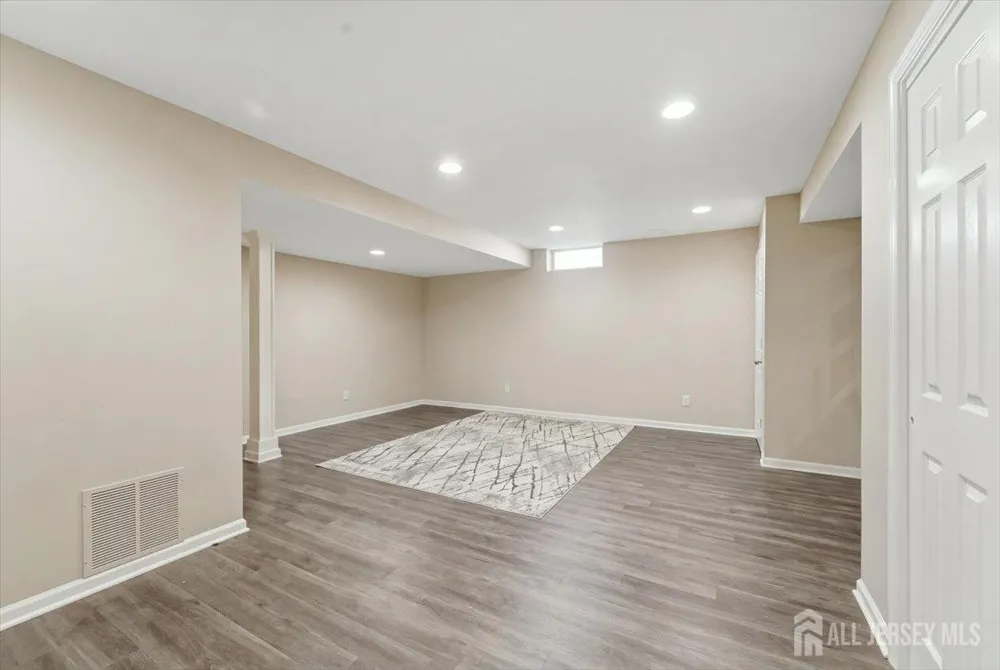 42 Margaret Drive Somerset County, NJ 08873