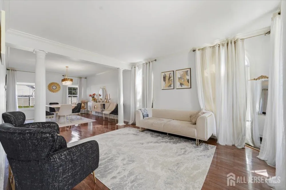 42 Margaret Drive Somerset County, NJ 08873