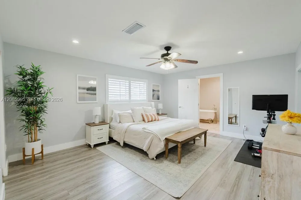 1732 SW 103rd Pl Miami, FL 33165