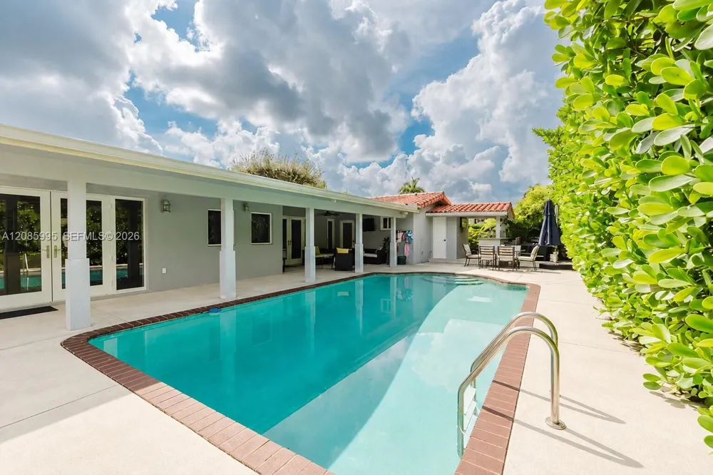 1732 SW 103rd Pl Miami, FL 33165