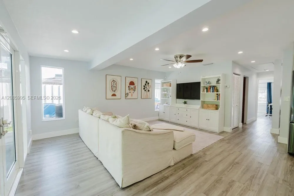 1732 SW 103rd Pl Miami, FL 33165