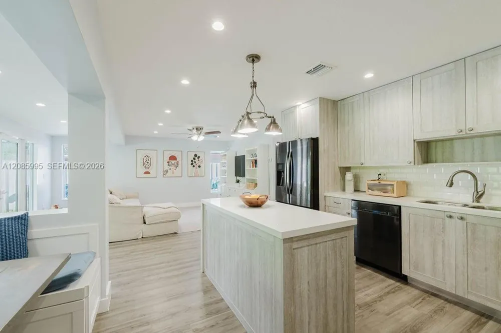 1732 SW 103rd Pl Miami, FL 33165
