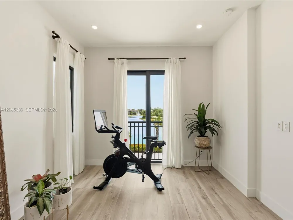 3439 Brookfield Cir N #3439 Hollywood, FL 33312