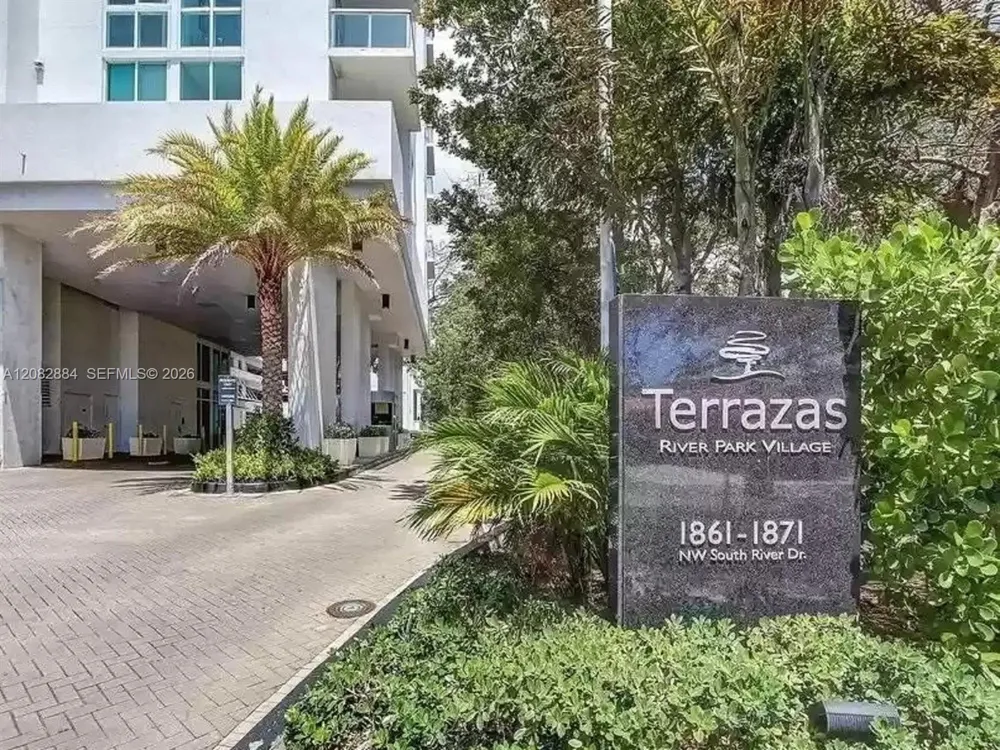 1861 NW S River Dr #1401 Miami, FL 33125
