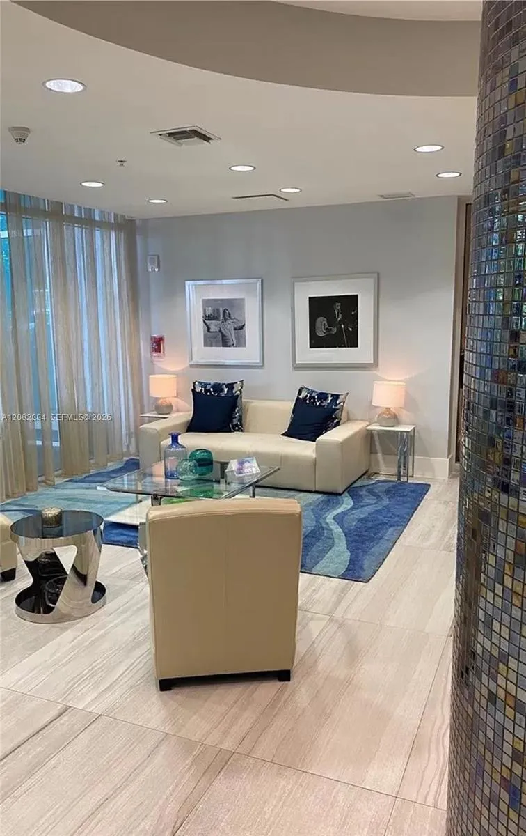 1861 NW S River Dr #1401 Miami, FL 33125