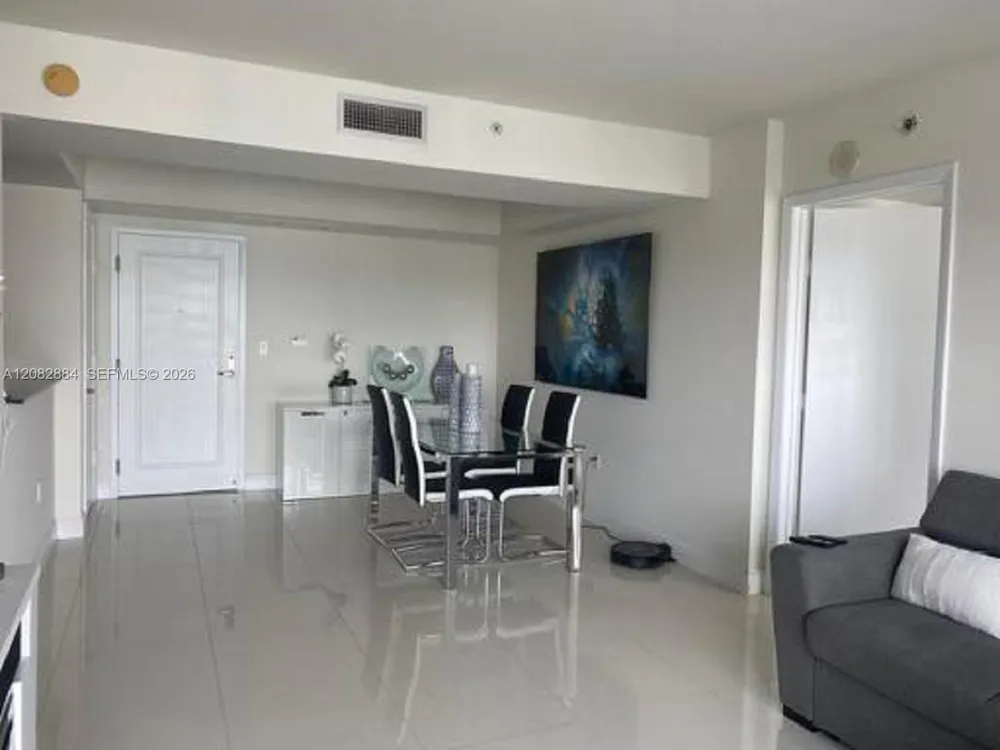 1861 NW S River Dr #1401 Miami, FL 33125