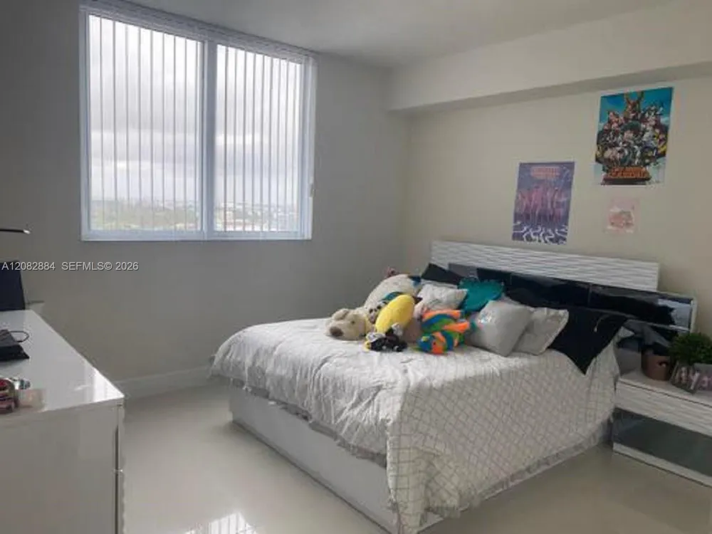 1861 NW S River Dr #1401 Miami, FL 33125