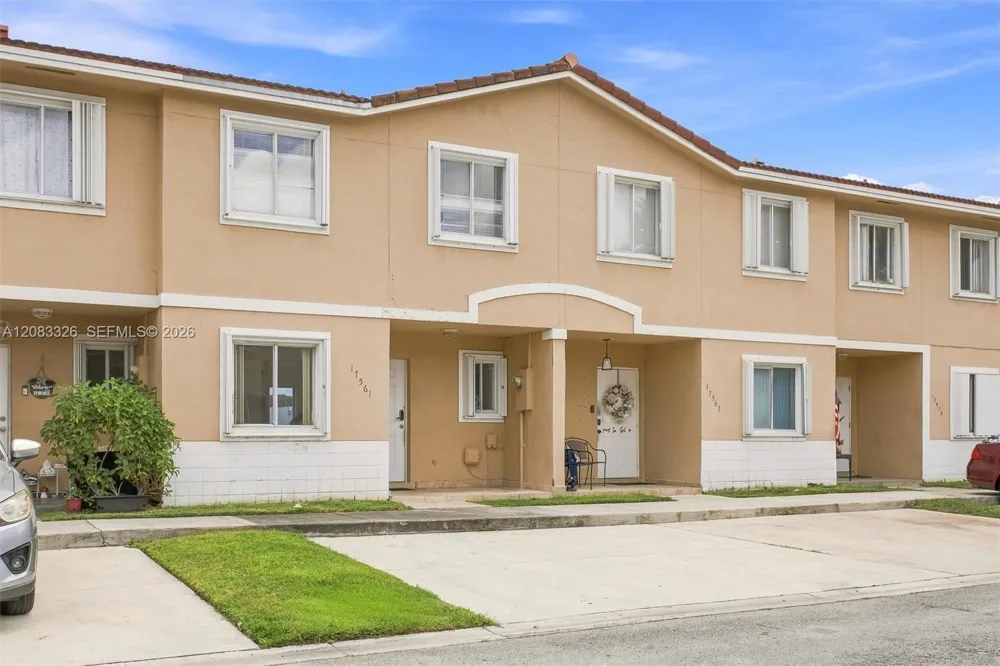 17561 SW 140th Ct Miami, FL 33177