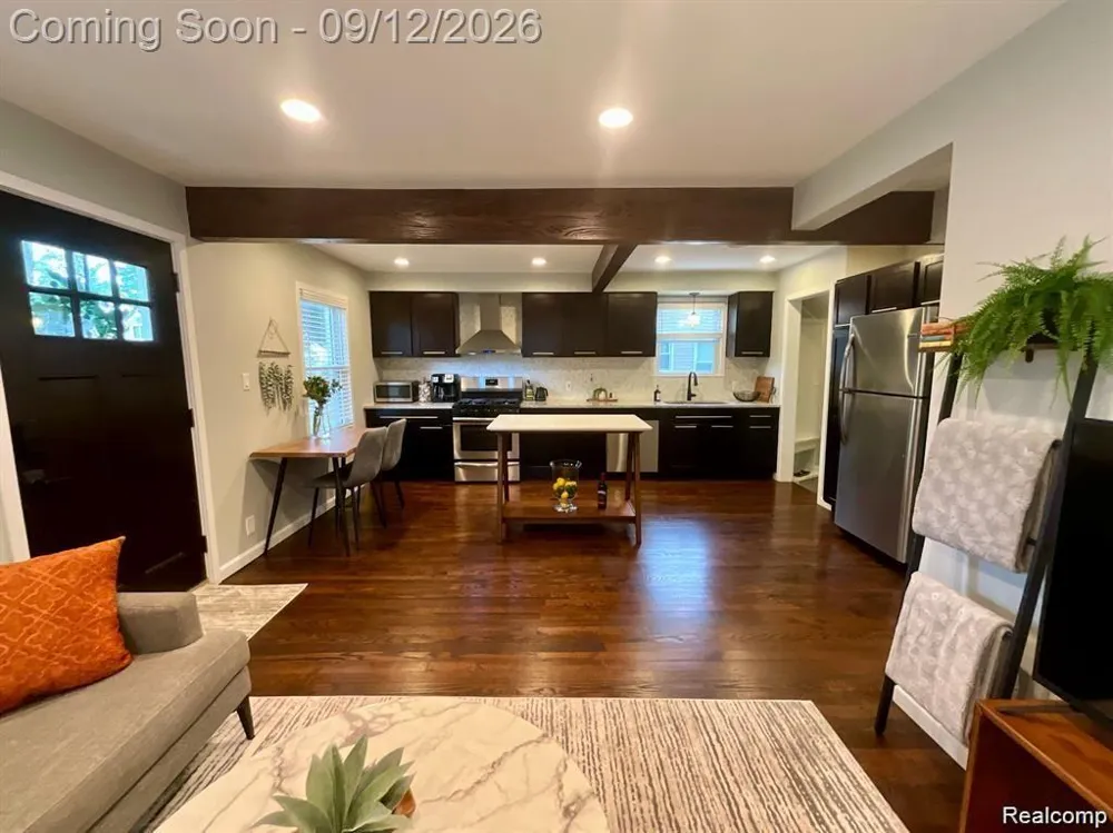 4160 Cummings Berkley City, MI 48072
