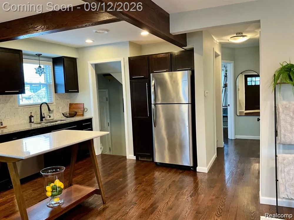 4160 Cummings Berkley City, MI 48072