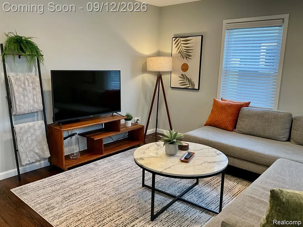 4160 Cummings Berkley City, MI 48072