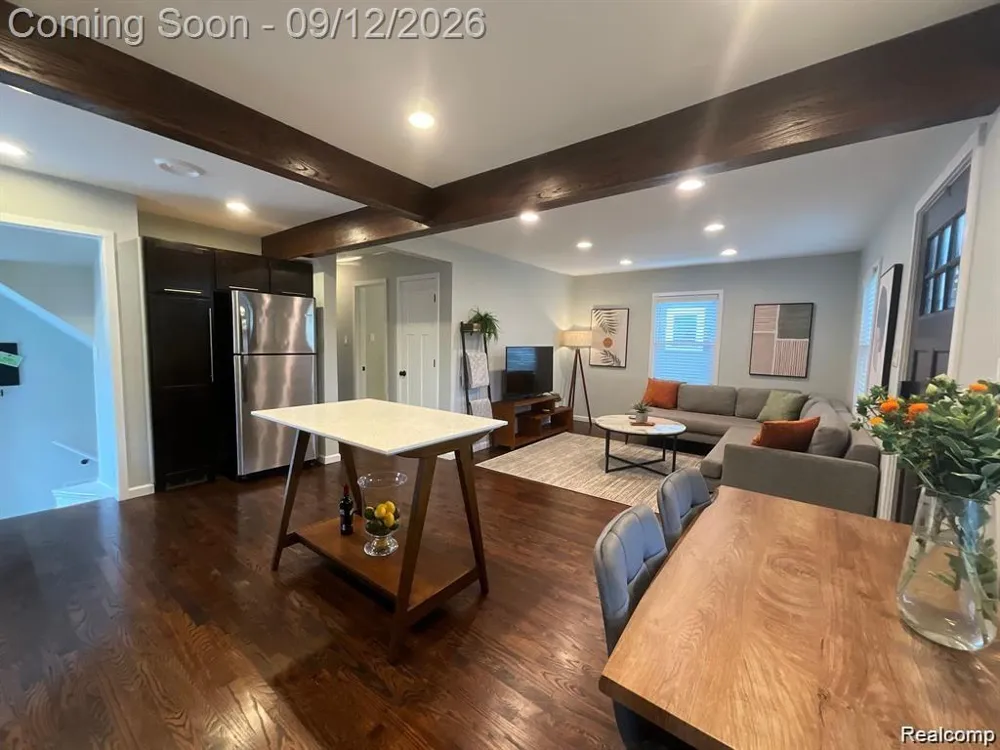 4160 Cummings Berkley City, MI 48072