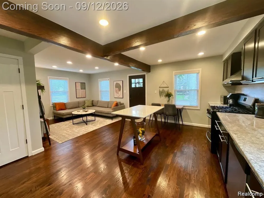 4160 Cummings Berkley City, MI 48072