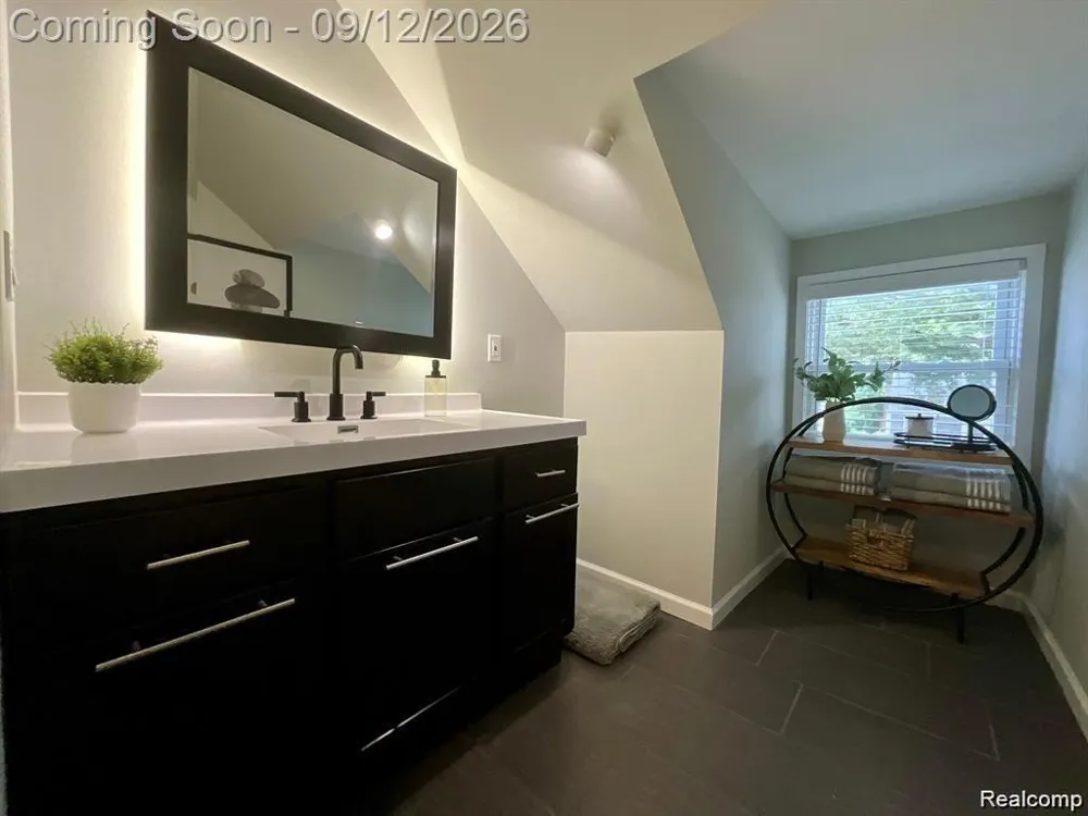 4160 Cummings Berkley City, MI 48072