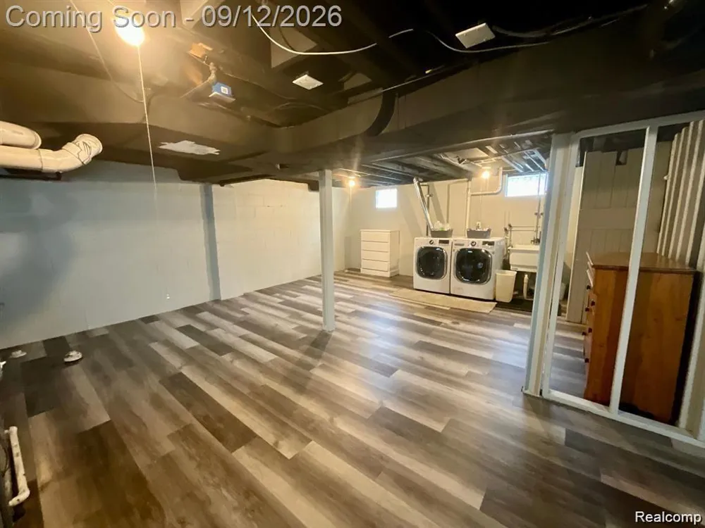 4160 Cummings Berkley City, MI 48072