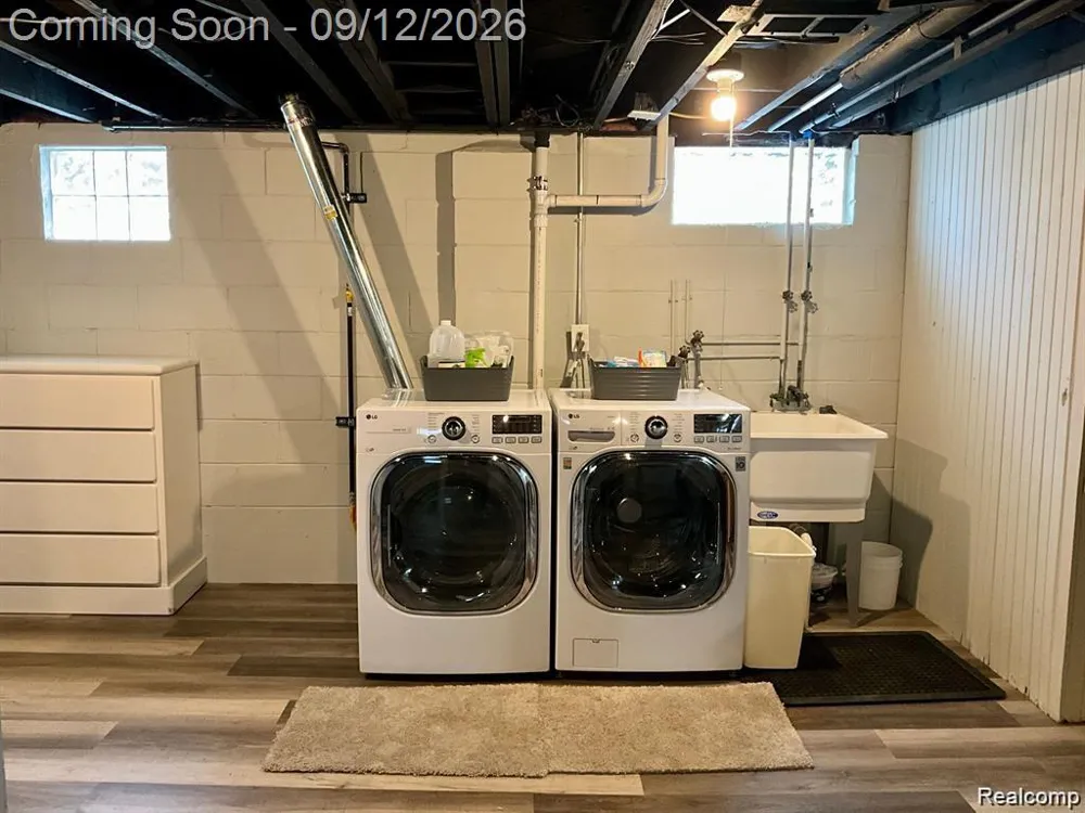 4160 Cummings Berkley City, MI 48072