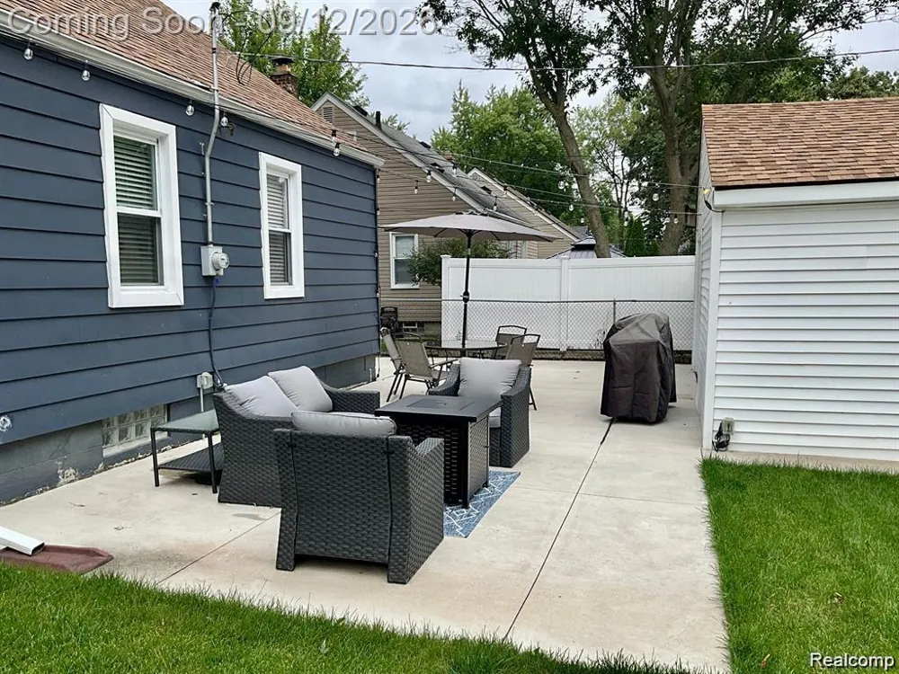 4160 Cummings Berkley City, MI 48072