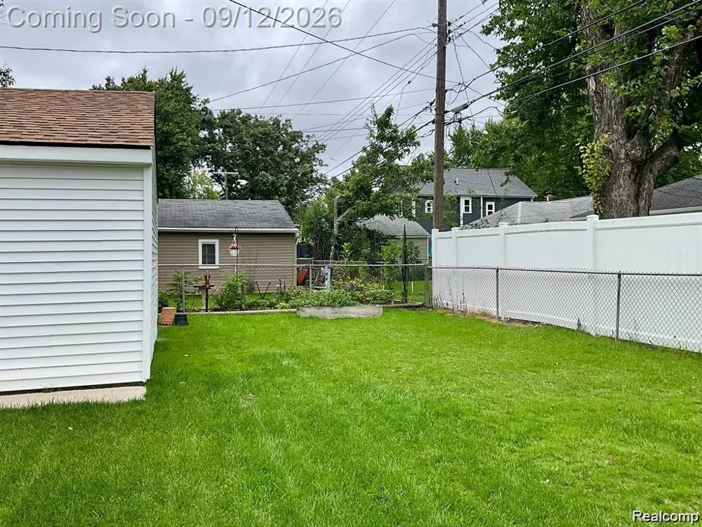 4160 Cummings Berkley City, MI 48072