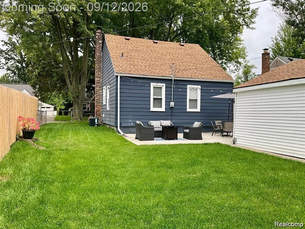 4160 Cummings Berkley City, MI 48072