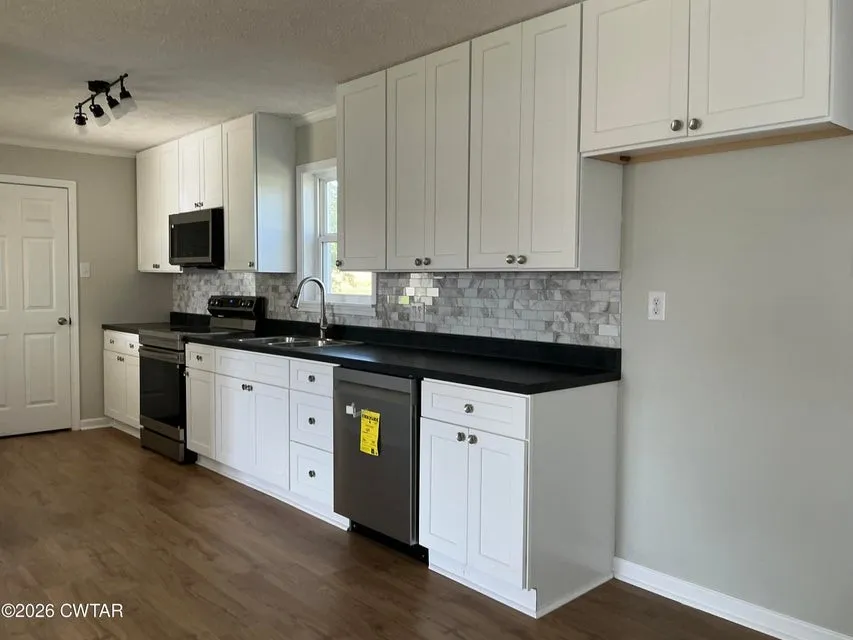 52 Scarbough East Ave Friendship, TN 38034