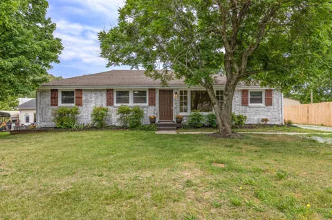 1704 Woodside Dr