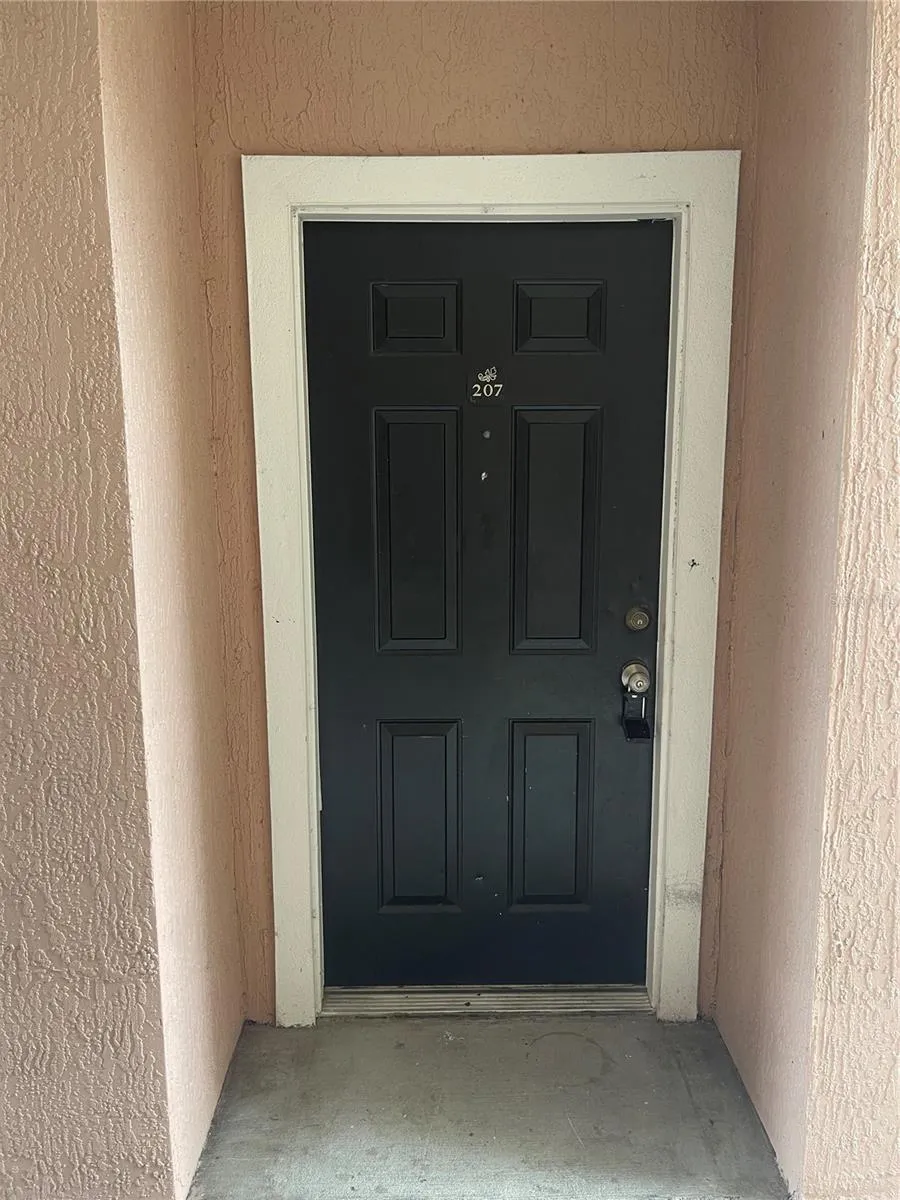 3384 CORONA VILLAGE WAY #207 Orlando, FL 32835