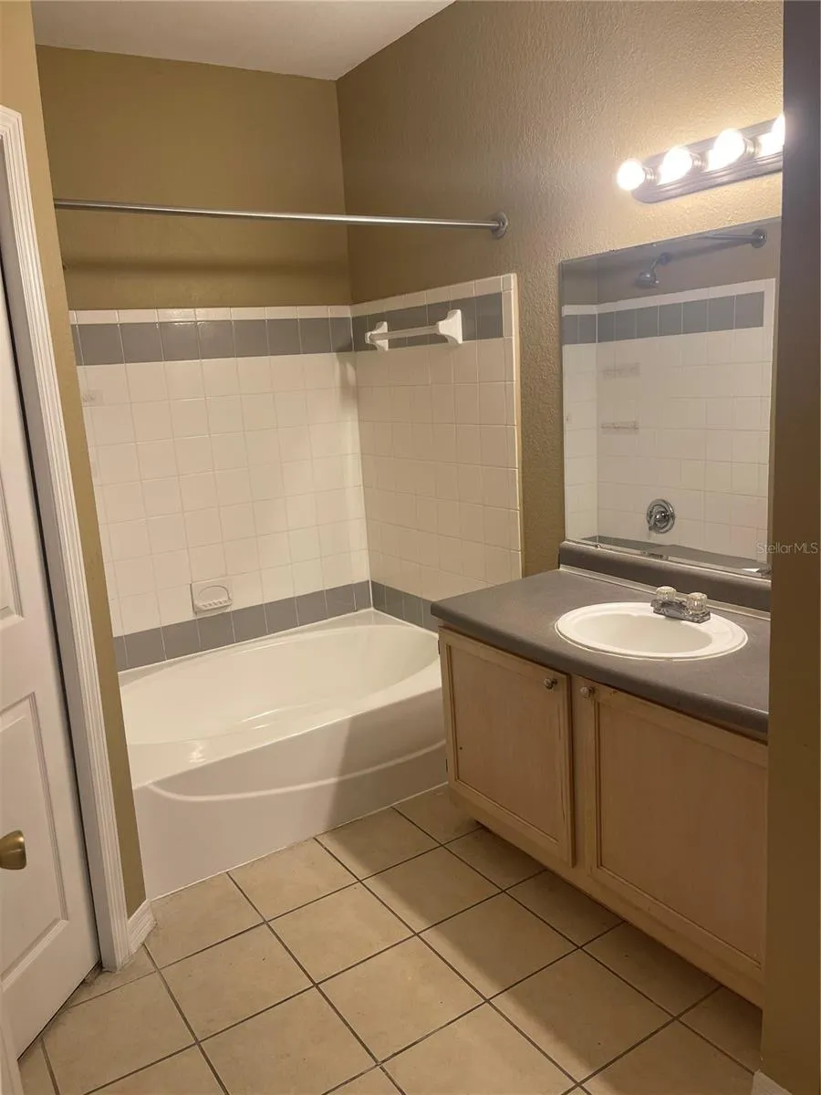 3384 CORONA VILLAGE WAY #207 Orlando, FL 32835