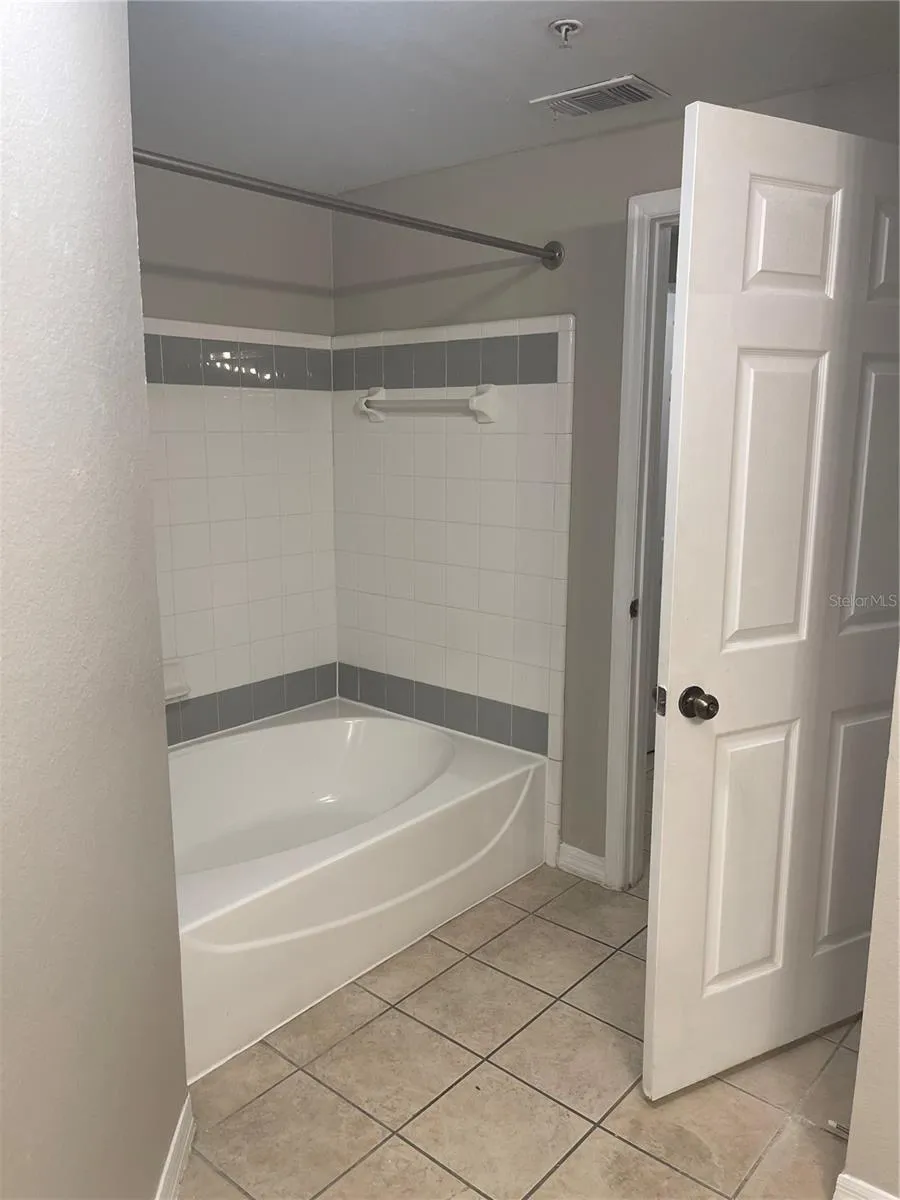 3384 CORONA VILLAGE WAY #207 Orlando, FL 32835