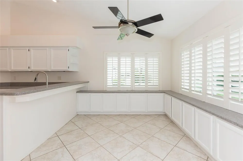 2009 NEW BEDFORD DRIVE Sun City Center, FL 33573