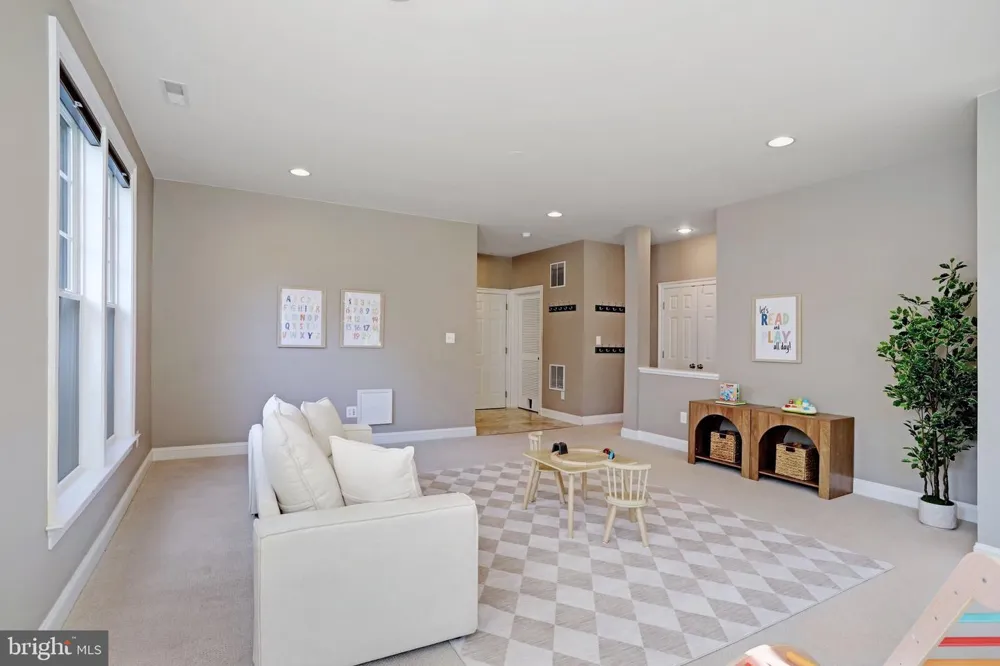 42990 MILL RACE TERRACE Leesburg, VA 20176