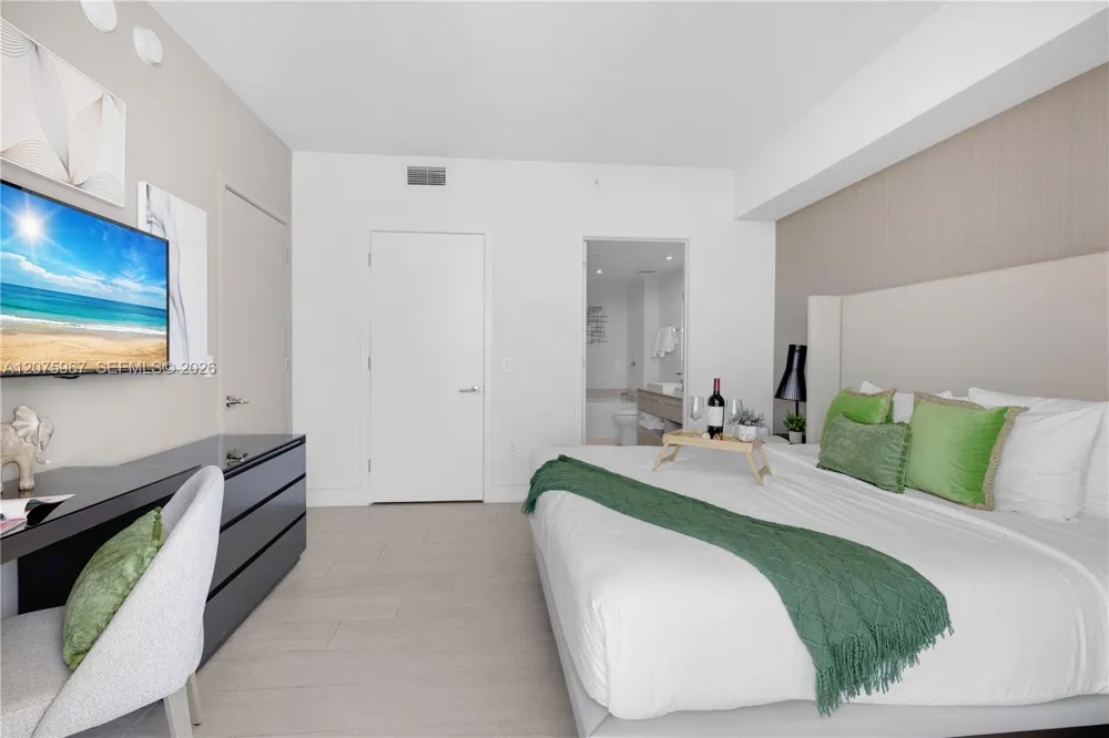 4010 S Ocean Dr #R2008 Hollywood, FL 33019